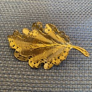 Vintage filigree, open work leaf brooch, pin goldstone